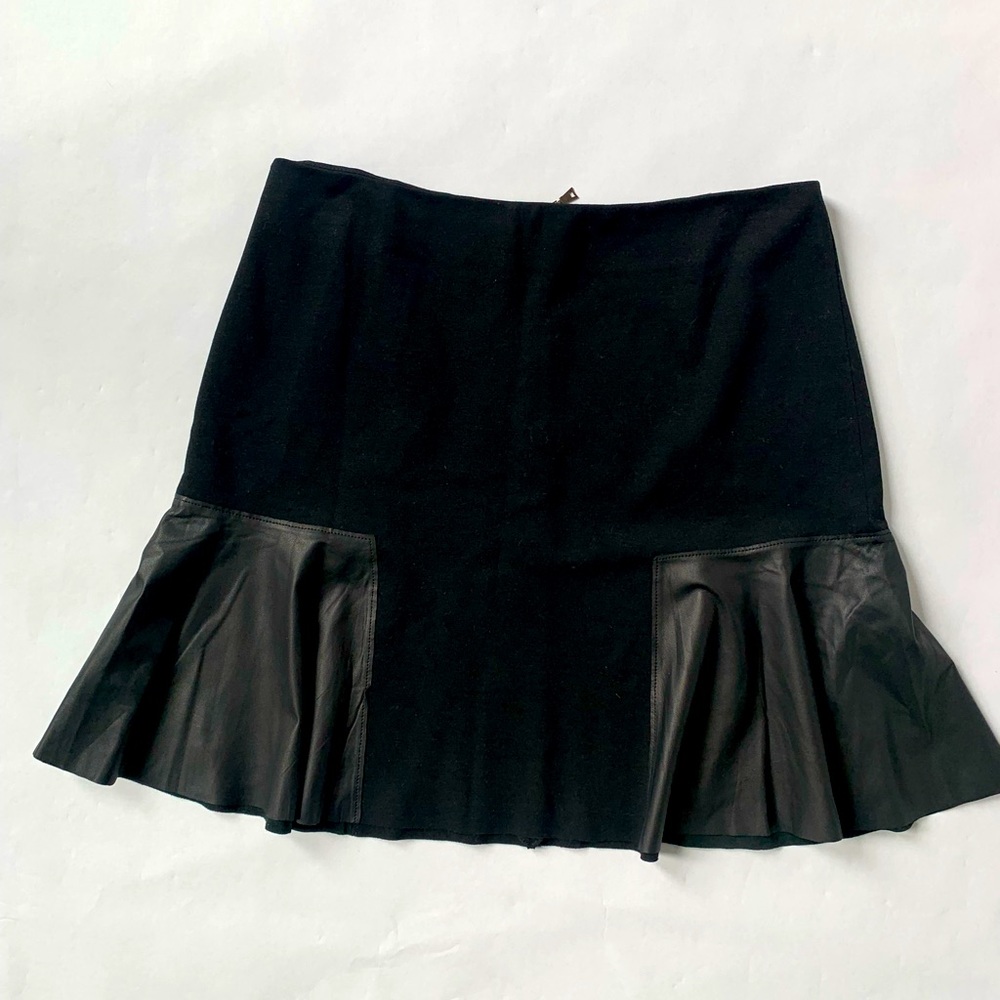 Elie Tahari midi black skirt